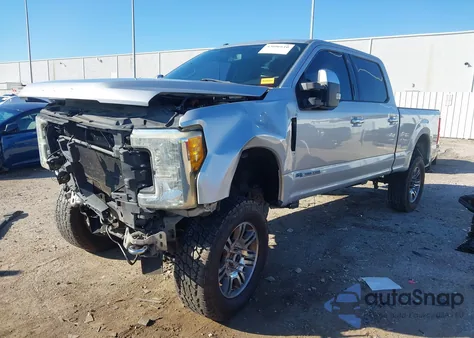 2017 Ford F-250 Lariat из США, поврежденный, VIN 1FT7W2BT4HEB75771